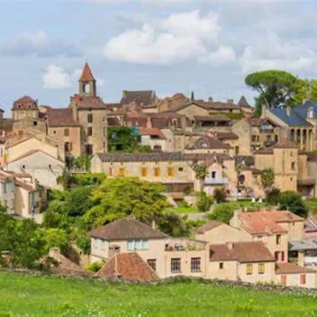 Maison Spacieuse A 15 Minutes De Belves Holiday home *